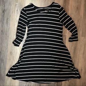 Arizona dress size small